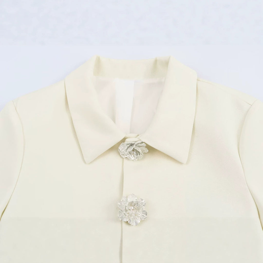 Pocket flap three-dimensional flower button suit jacket for women